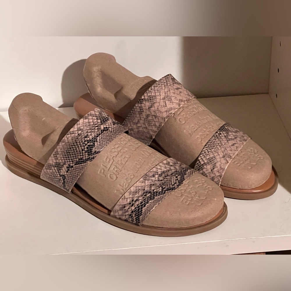 LC Lauren Conrad Snakeskin Beige Mules